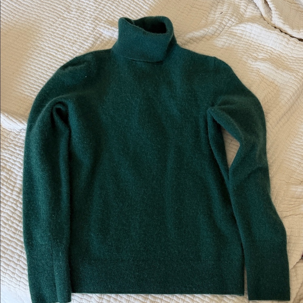 Nine West Deep Green Turtleneck Cashmere Sweater